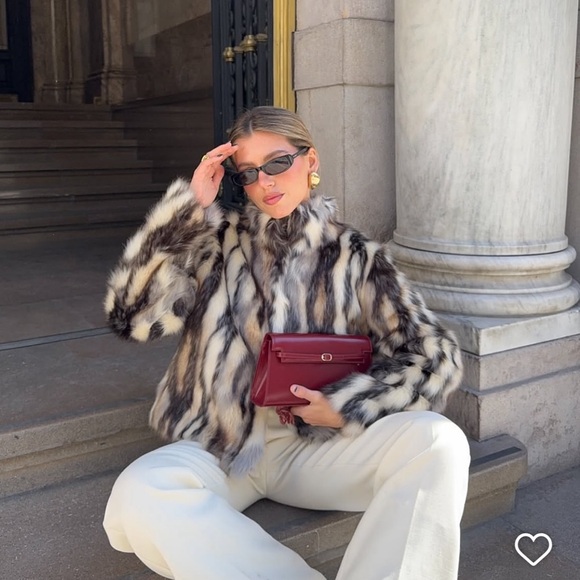 Zara 4360 Fur Jacket Zara Woman ZARA NEW WOMAN SHORT FAUX FUR